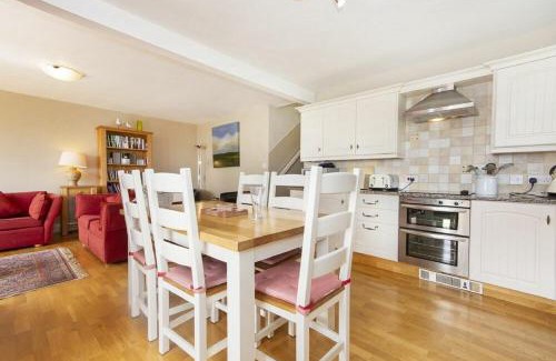 Newton by the Sea House | Haven Cottage