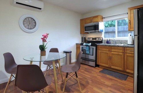 Park Mesa Heights Apartment | Haven in Convenient LA Location