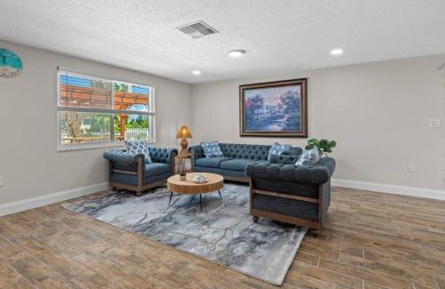 Hudson Beach Estates House | Haven Waterfront Walk to Beach