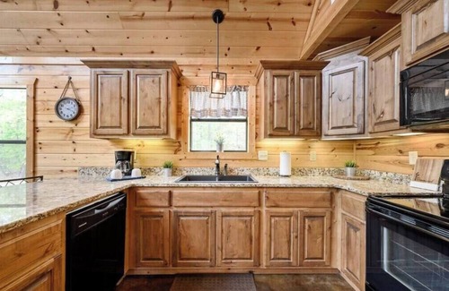 Hochatown Cabin | Havenwood/Minutes From Broken Bow Lake/Hot tub