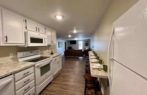 Alto Pass Apartment | Havisham House Suite 88 - 3 bedroom, 2 bath, wine trail, bourbon bar -Alto Pass
