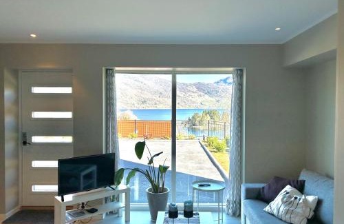 Etne Apartment | Havn i Etne with fjordview