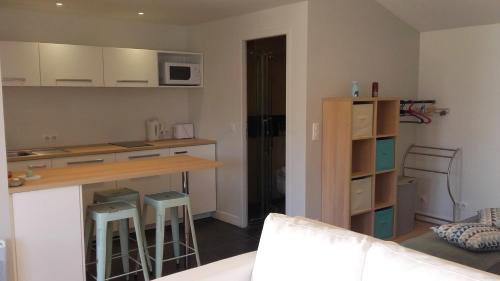 Dolus-d'Oleron Apartment | Havre de paix, studio de charme avec jardin, terrasse ensoleillée et piscine privée