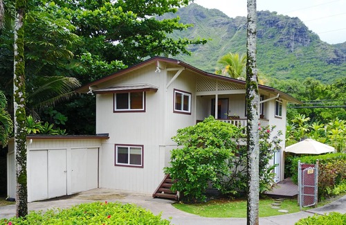 Punaluu Apartment | Hawaiian Cottage-Seconds away from beach access- A/C Near North Shore Oahu