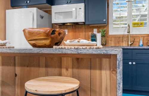 Spring Hill House | Hawaiian House Waterfront on the Weeki Wachee river