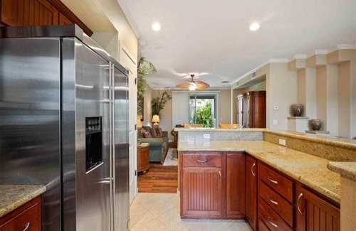 Kamuela Villa | Hawaiian-Style Garden View 2-Br Villa, Ground Floor AC Kitchen & Beach Club Pass