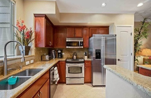 Kamuela Villa | Hawaiian-Style Garden View 2-Br Villa, Ground Floor AC Kitchen & Beach Club Pass