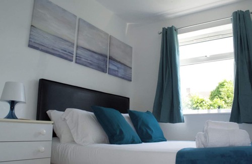 Hinckley Apartment | Hawk 3: Close to town centre / free parking / sleeps 4