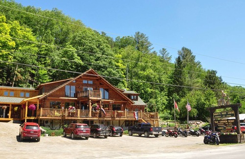 The Forks Cabin | Hawks Nest Lodge And Restaurant