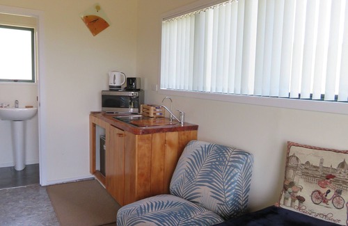 Whirinaki Bed & Breakfast | Hawksview - Rural Outlook andamp; Harbour Views with fireplace