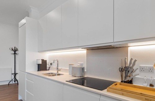 Devonport Apartment | Hawkyns by Pureserviced