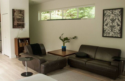 Halfmoon Bay House | Hawthorn Coach House