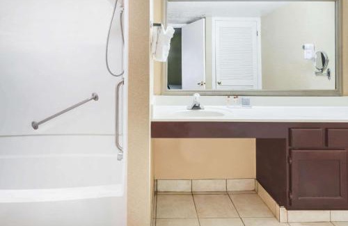 Columbus Hotel | Hawthorn Extended Stay by Wyndham Columbus
