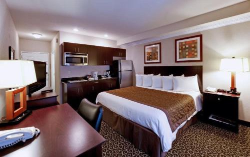 Biggs Field Hotel | Hawthorn Extended Stay by Wyndham El Paso
