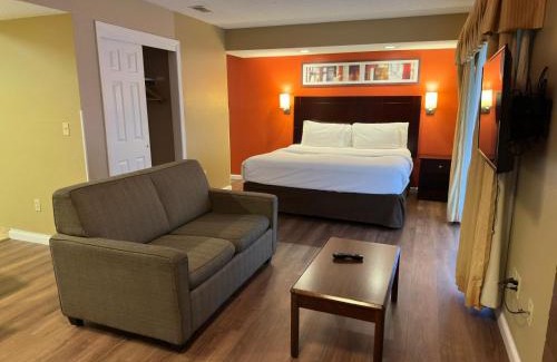 Wichita Hotel | Hawthorn Extended Stay by Wyndham Wichita