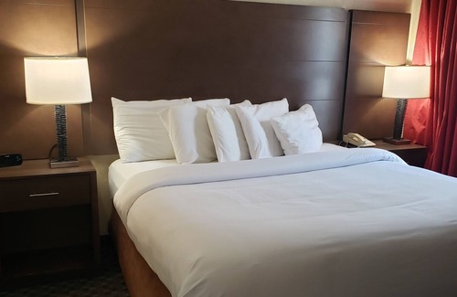 Warren Hotel | Hawthorn Suites by Wyndham Detroit Warren