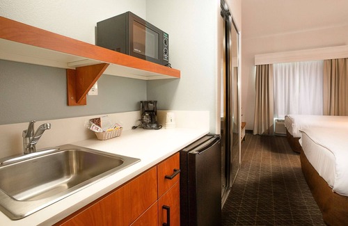 West Alameda Hotel | Hawthorn Suites by Wyndham Oakland/Alameda