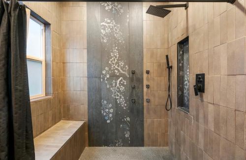 Richmond Apartment | Hawthorne House C - A+ Location!