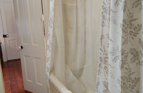 Versailles Bed & Breakfast | Hawthorne Inn