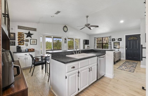 Edgar House | Hawthorne Retreat w/Waterfront Fire Pit!