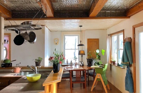 Adolphustown House | Hay Bay Hideaway - Retreat & Conference Centre