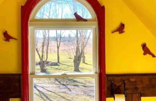 Adolphustown House | Hay Bay Hideaway - Retreat & Conference Centre