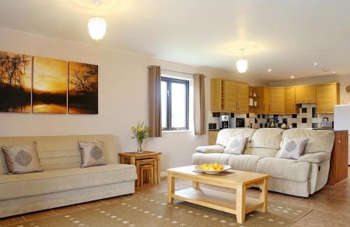 Maidstone House | Hay Fields, Tilmangate Farm