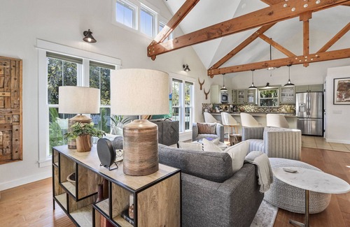 Dripping Springs House | Haydon House in Dripping Springs | Modern 2/2 with Relaxing Outdoor Living Space
