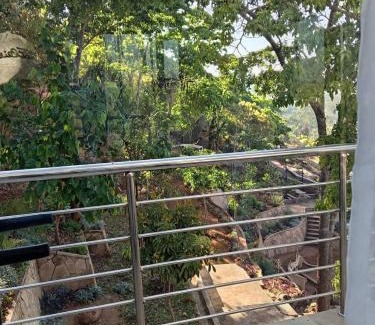 Glen Lorne Apartment | Hayhill Treetop Escape
