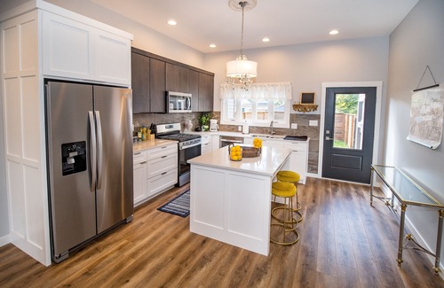 Evansville House | Haynie's Charmer - 3 BR NEW CONSTRUCTION Modern!