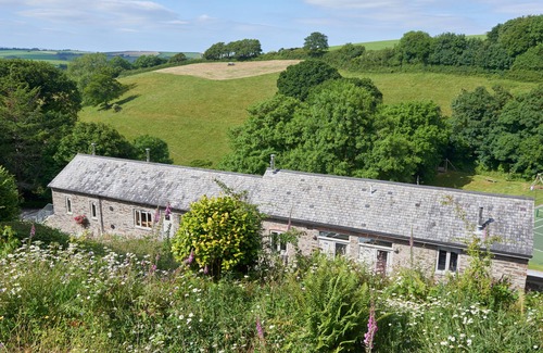 Totnes Cottage | HAYTOR COTTAGE, luxury holiday cottage, with pool in Cornworthy