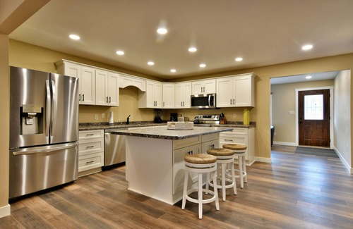 Hayward House | Hayward - 5 Bedroom, sleeps 10