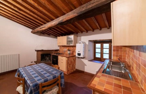 Pontassieve Apartment | Hazel Apartment