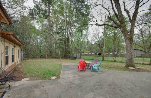 Hazlehurst House | Hazlehurst Vacation Rental w/Shared Yard!
