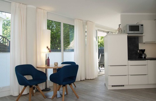 Kuhlungsborn Ost Apartment | HB-02 - Ostseeallee 3a "PIER K'BORN" Curr. HB-02.