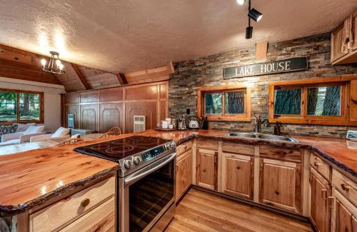 Sierra Cedars House | Hb Hideaway Boho Treehouse Vibes In The Pines