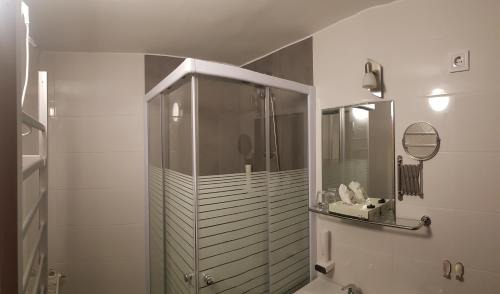 Kazincbarcika Bed & Breakfast | HBH Bajor Sörház Sólyomfészek Panzió