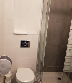 Kazincbarcika Bed & Breakfast | HBH Bajor Sörház Sólyomfészek Panzió