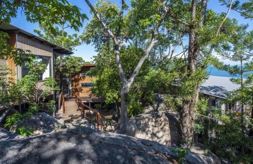Picnic Bay House | Headland House