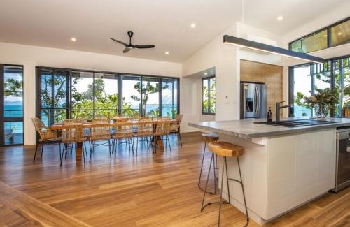 Picnic Bay House | Headland House