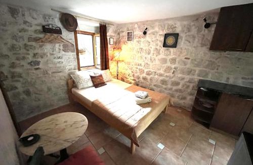 Kotor Old Town House | HealthyStudio512 Apartments