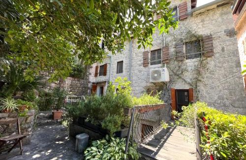 Kotor Old Town House | HealthyStudio512 Apartments