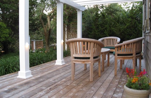 Amagansett Dunes Cottage | Hear Waves Crashing From Home - Steps To Private Ocean Beach
