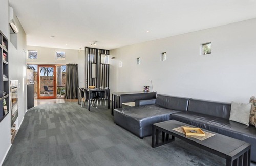 Port Fairy Villa | Hearns Beachside Villa 1