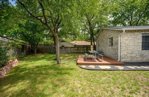 Cherrywood House | Heart of Austin 3BR Bungalow