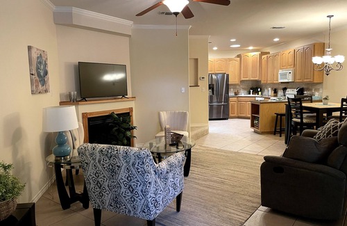 Boerne House | Heart of Boerne Townhome 4 min walk to Hill Country Mile, Cibolo Creek & more!