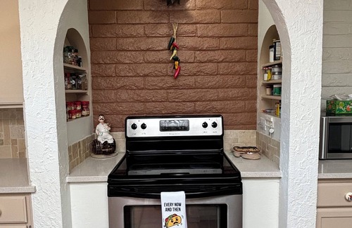 Village Vista House | HEART of Cave Creek, private pool w/heated option! WALK to town, coffee, shops!