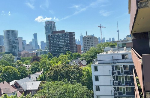 Midtown Toronto Apartment | Heart of Downtown Cityscape Retreat