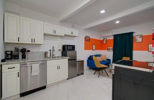 Greater East End Apartment | Heart of Houston - 2-BD/1-BA with Yard