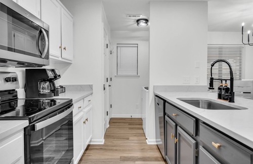 Starkville House | Heart of MSU Modern Townhouse by OneHometown Getaways